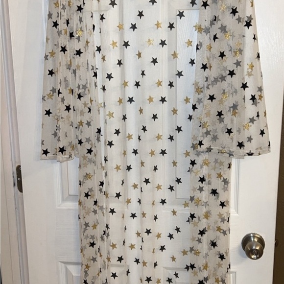 Pink Lily Sheer Duster with Black and Gold Stars - Picture 3 of 5